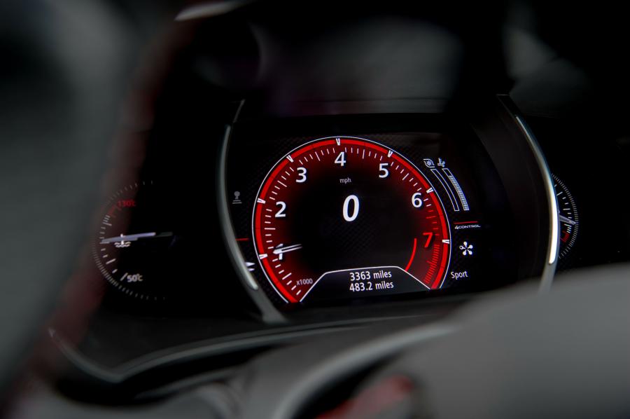 Панель приборов Renault Megane R.S. 280 Cup 2018 года  (UK) (фото 32 из 40)